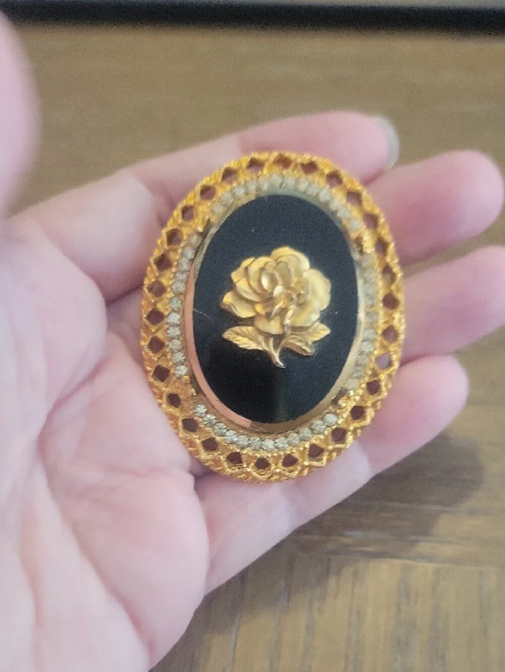 Vintage D&E Juliana 4 Celebrity Onyx Glass Rose Pendant Brooch Beautiful